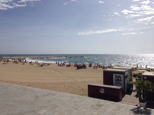 Happy Moments | Fietsen door Barcelona, Beach life & heel veel tapas