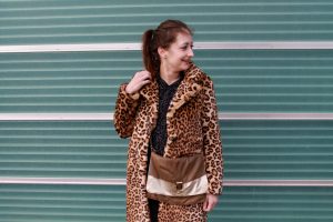 Outfit of the day | Sneakers, luipaard jas én een gouden tas